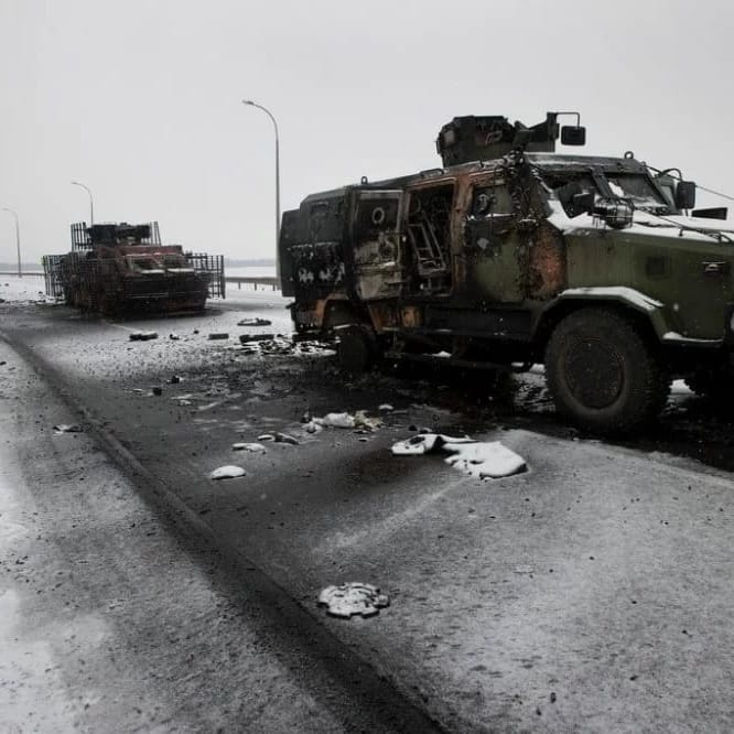 قتلى وتدمير آليات عسكرية مع تواصل المعارك بين الجيشين الروسي والأوكراني
