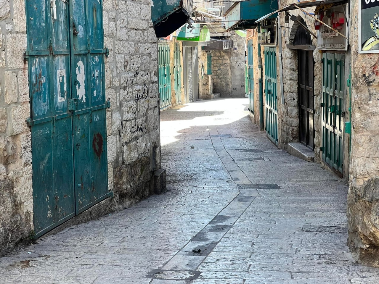 الاضراب الشامل يعمّ محافظة بيت لحم حدادا عل روح الشهيد الطفل محمد رزق شحادة صلاح (14 عاما) 