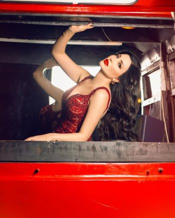 نسرين طافش بإطلالة ساحرة