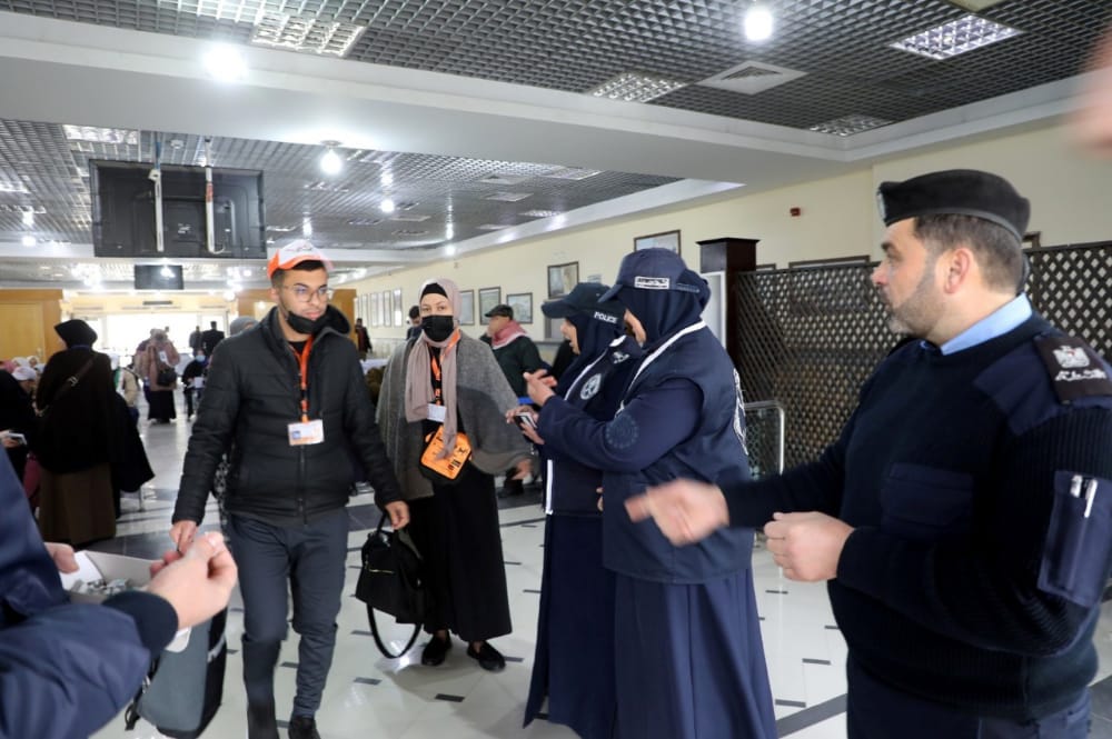 للأسبوع الثالث توالياً بدء مغادرة الفوج الثالث لمعتمري قطاع غزة عبر معبر رفح البري
