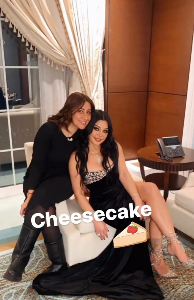 أناقة وفستان هيفاء وهبي حديث المتابعين