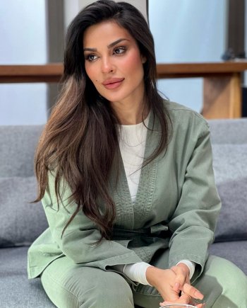 نادين نسيب نجيم بإطلالة رائعة