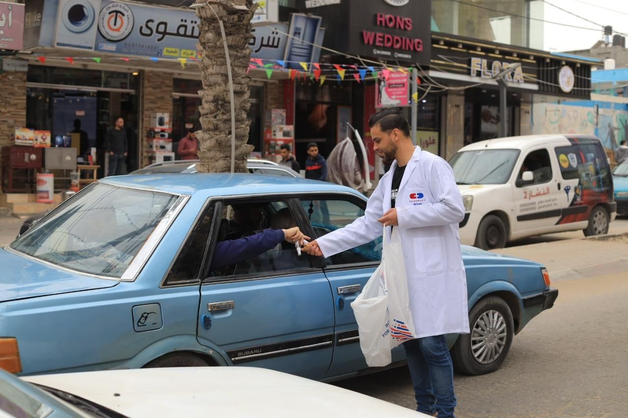 "انتر ميدكو" تنفذ يوم طبي مجاني بعنوان صحتك بتهمنا وسط غزة