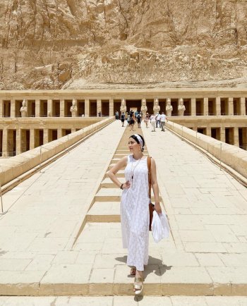 نسرين طافش بفستان أبيض وإطلالة رائعة