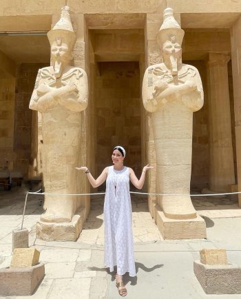 نسرين طافش بفستان أبيض وإطلالة رائعة