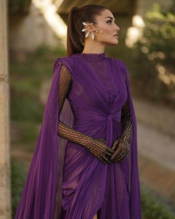 هاندا أرتشيل تلفت أنظار متابعينها بإطلال مميزة