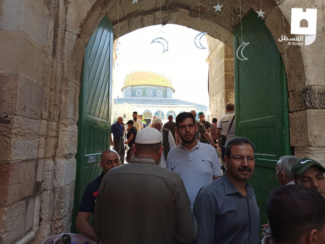 📷الأجواء هذه الأثناء في المسجد الأقصى مع بدء توافد المصلين لأداء صلاة الجمعة