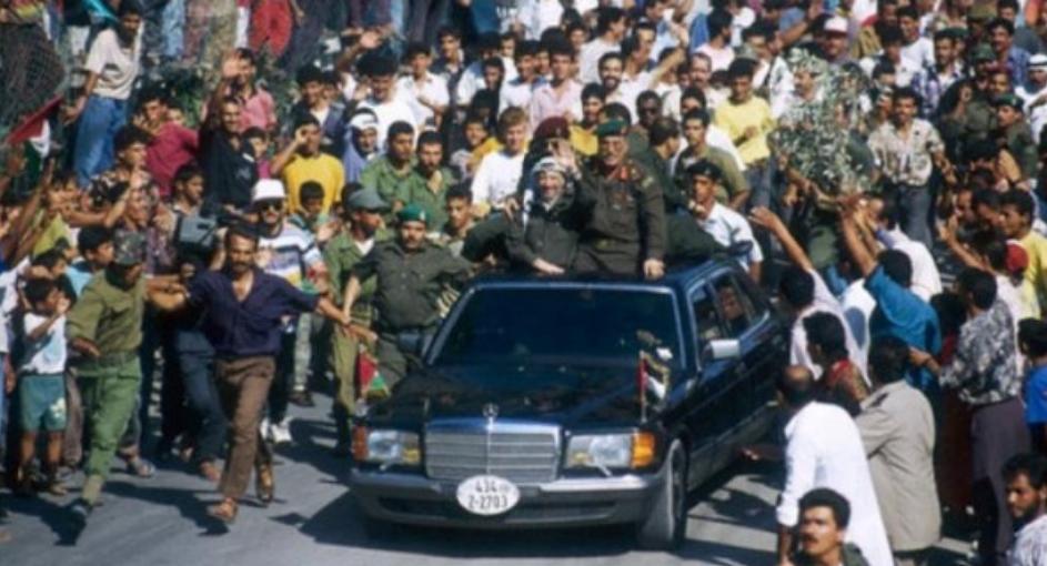 عودة الرمز ياسر عرفات الى أرض الوطن وتأسيس السلطة الفلسطينية

