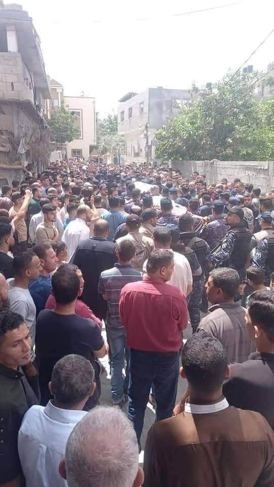📷بدء مراسم تشييع جثامين عائلة دردونة من شمال غزة وسط اجراءات أمنية مشددة