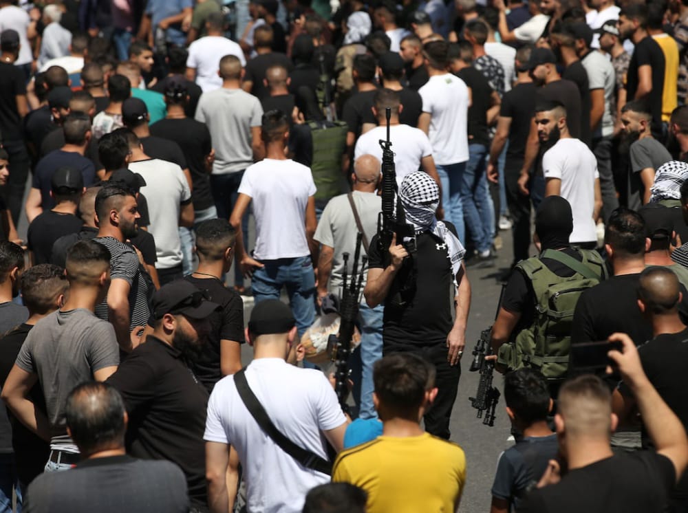 📷جماهير غفيرة تشيع جثماني الشهيدين صبح والعزيزي في نابلس
