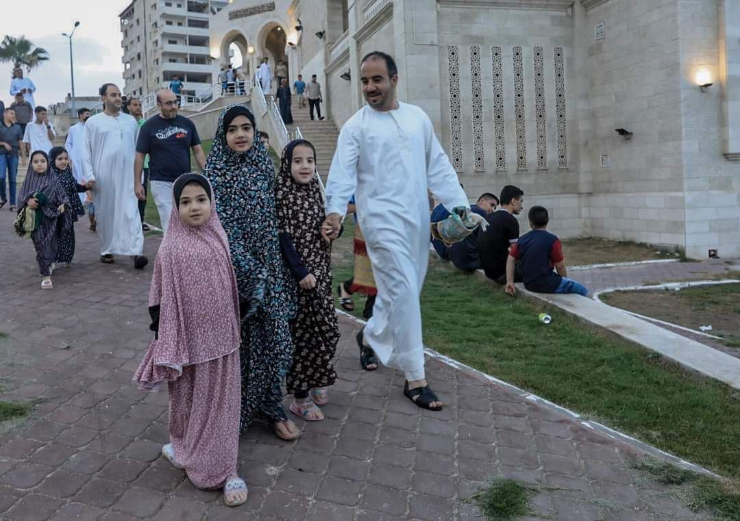 📷صور| للأطفال خلال صلاة عيد الأضحى في مدينة غزة، اليوم.