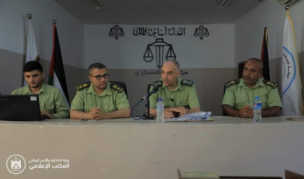 📷جانب من جلسة المحكمة العسكرية الدائمة بهيئة القضاء العسكري والتي قضت بالإعدام رمياً بالرصاص
