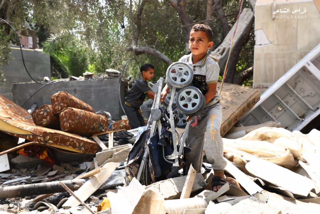 📷مشاهد من الدمار التي لحقت بمنزل عرادة في مدينة رفح بسبب قصفه من قبل الاحتلال