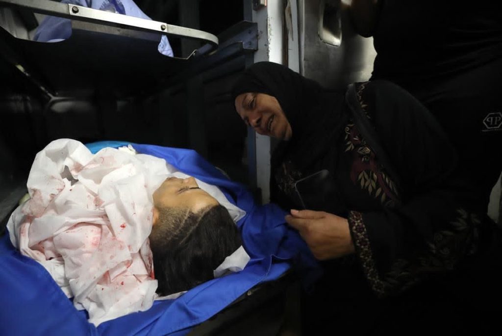 📷وداع حزين للشهيد وسيم أبو خليفة "20 عاما" الذي ارتقى برصاص الاحتلال في نابلس
