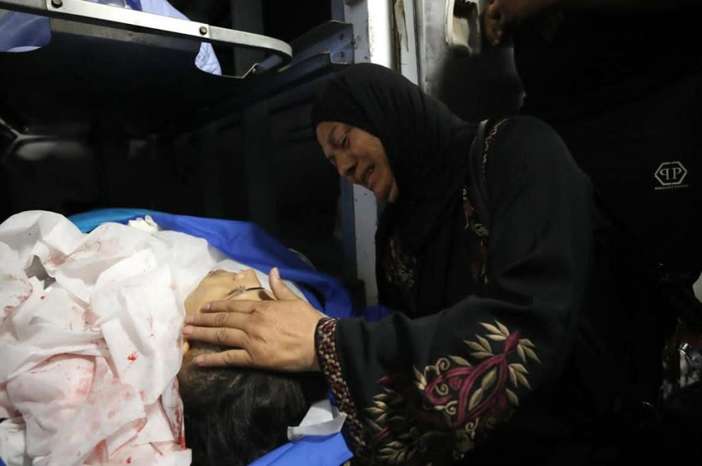 📷وداع حزين للشهيد وسيم أبو خليفة "20 عاما" الذي ارتقى برصاص الاحتلال في نابلس
