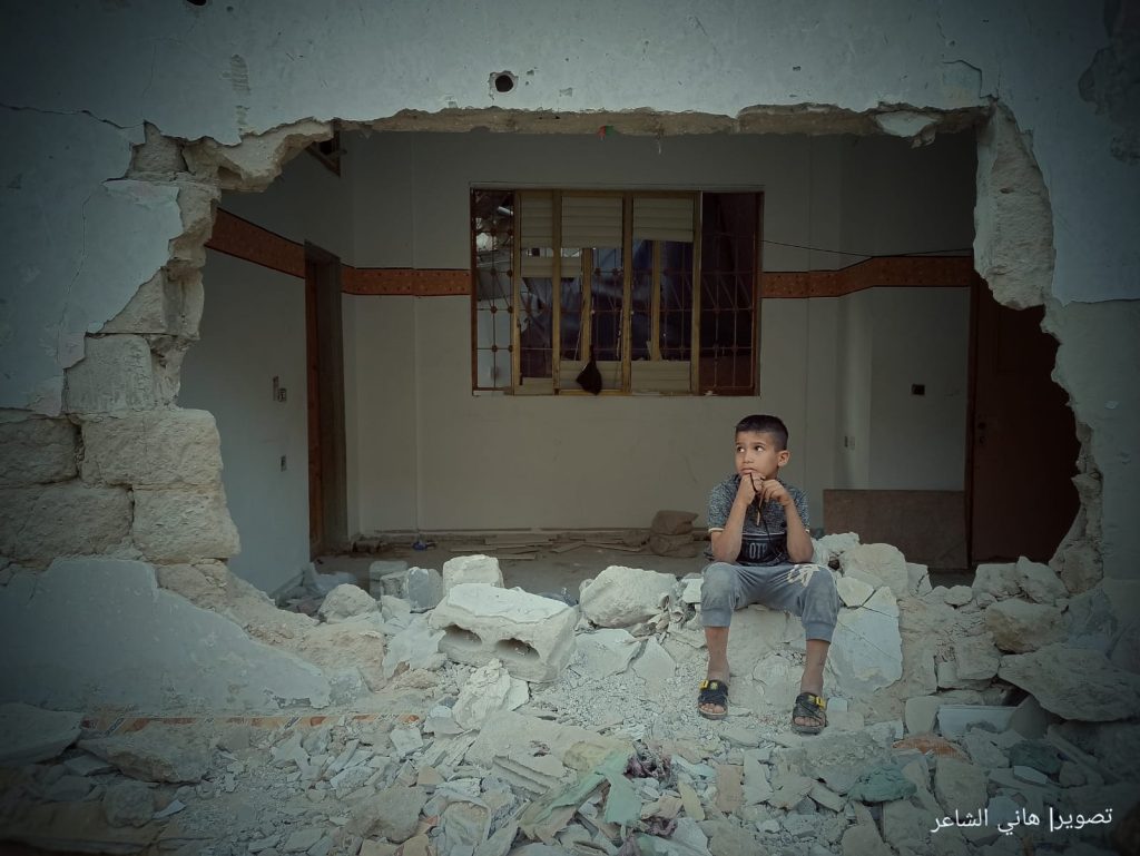 📷صور |إزالة أنقاض المنازل المدمرة جراء العدوان الإسرائيلي الأخير في محافظة رفح جنوبي قطاع غزة.