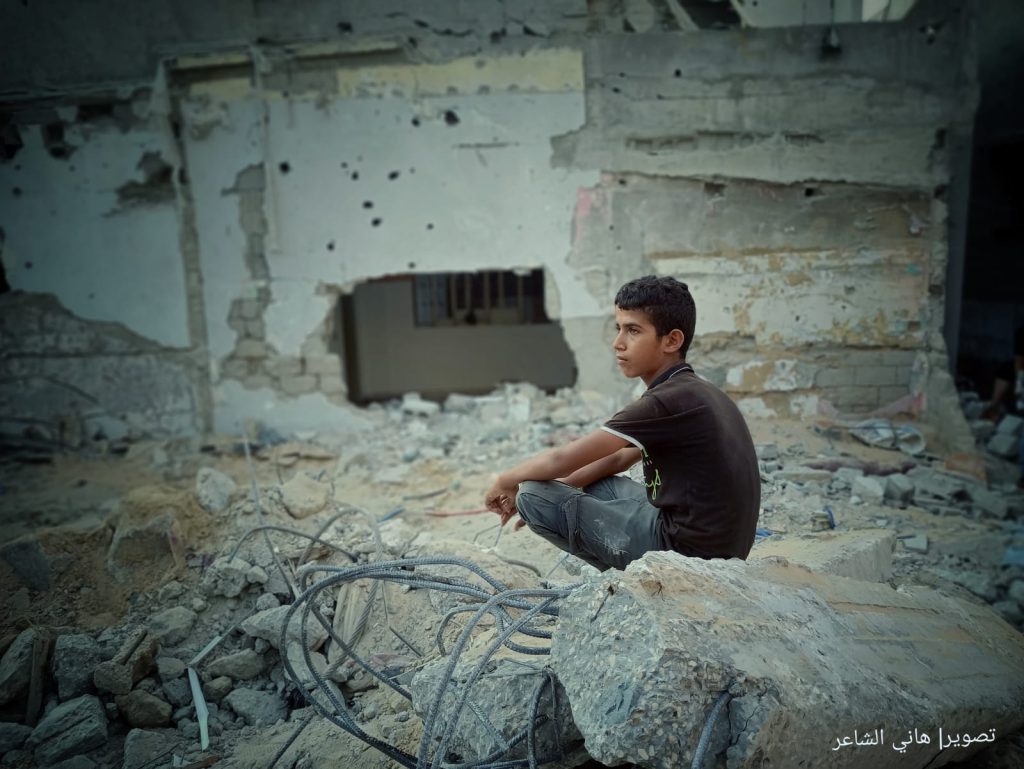 📷صور |إزالة أنقاض المنازل المدمرة جراء العدوان الإسرائيلي الأخير في محافظة رفح جنوبي قطاع غزة.