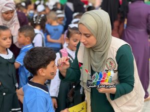📷مهرجون يشاركون في نشاط تفريغ نفسي وترفيهي للطلبة في مدارس قطاع غزة