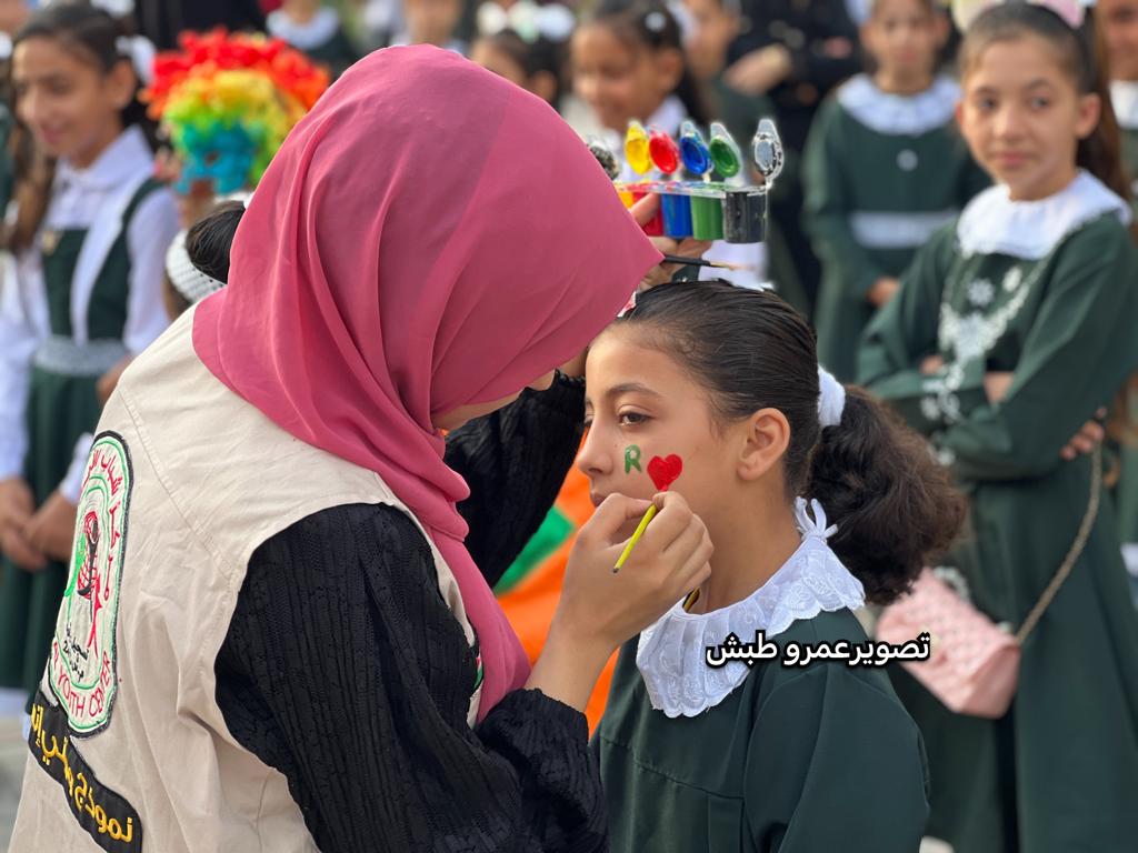 📷مهرجون يشاركون في نشاط تفريغ نفسي وترفيهي للطلبة في مدارس قطاع غزة