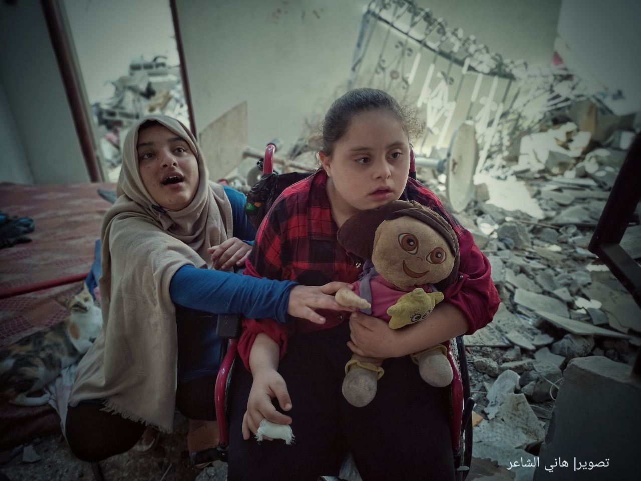 📷"حلا فلفل".. طفلة من "متلازمة الحب" تفقد غرفتها وألعابها وكرسيها المتحرك إثر قصف الاحتلال لمنزلها
