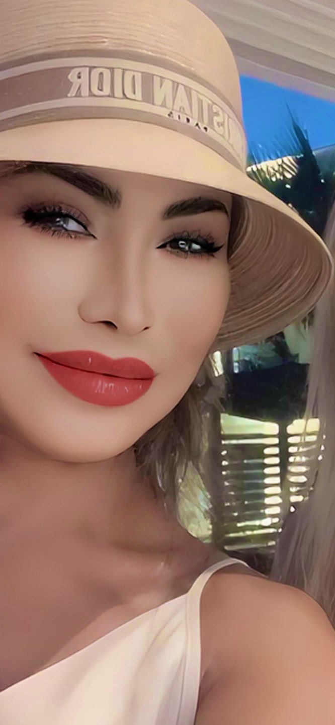 النجمة الذهبية نوال الزغبي