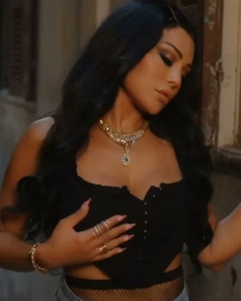 هيفاء وهبي في أغنية "ولد"