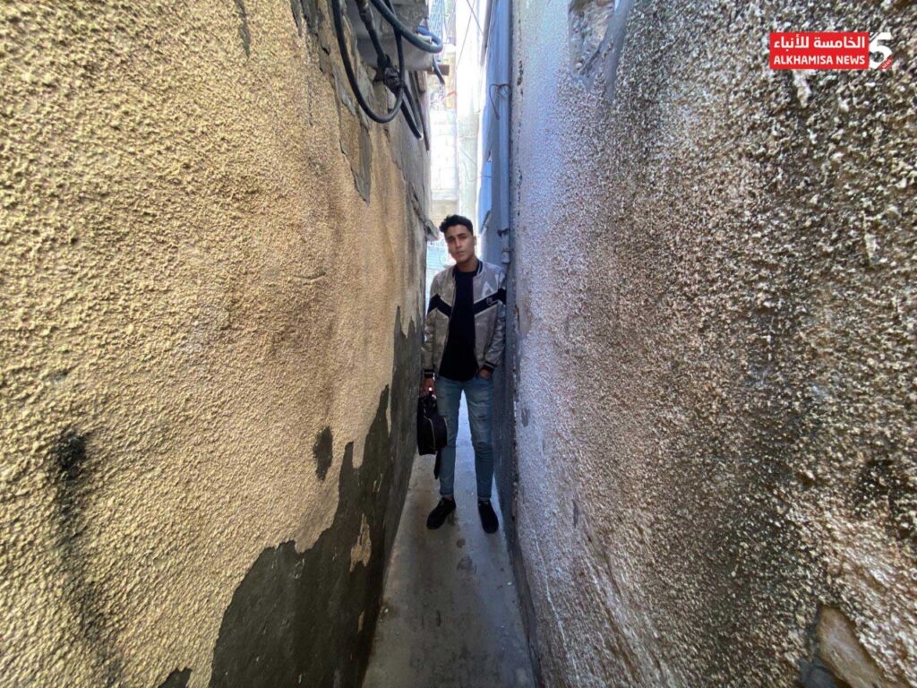 نصر الخراز.. مغني راب كسر حاجز الصمت من داخل أزقة المخيم ليوصل القضية