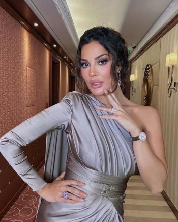 نادين نسيب نجيم تتألق بفستان رائع من تصميم زهير مراد