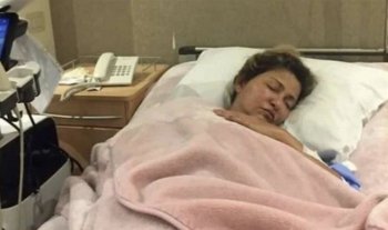 الصورة الأولى لـ علا غانم من على سرير المستشفى بعد تعرضها للضرب