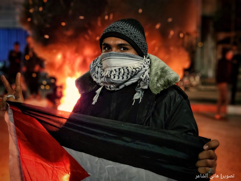 📷عشرات الشبان يتظاهرون برفح نصرة لبلدة حوارة.