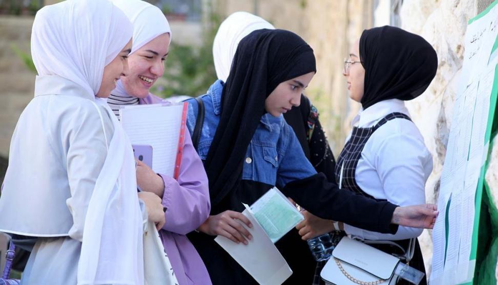 إجابات أسئلة امتحان التكنولوجيا الفرع الأدبي "توجيهي "2023
