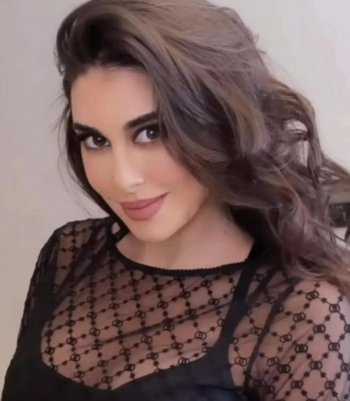 ياسمين صبري فاتنة في أحدث ظهور لها بالأسود الشفاف