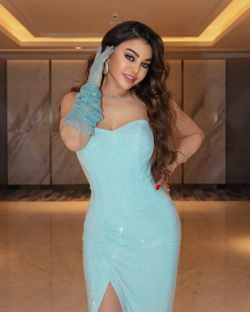 هيفاء وهبي بإطلالة مميزة من حفل أبوظبي في عيد الفطر