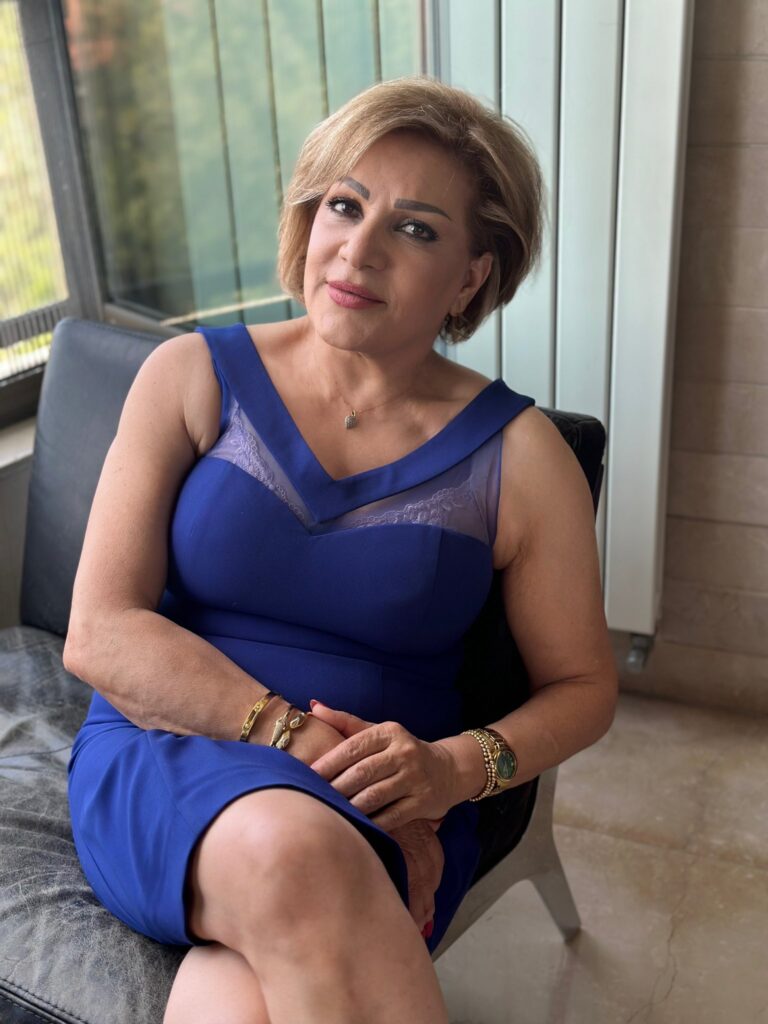 ظهور نادر لوالدة نوال الزغبي