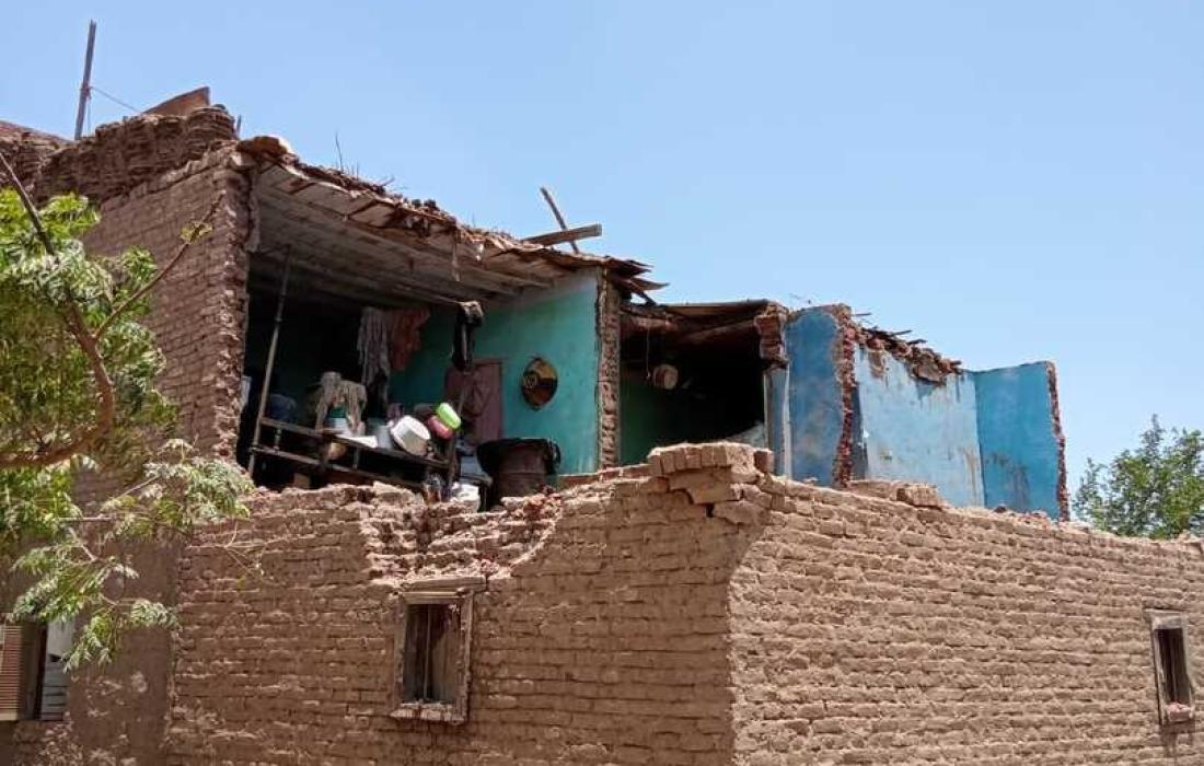 بالفيديو.. إنقاذ طفل عمره 20 يوماً من تحت أنقاض منزل المنوفية المنهار