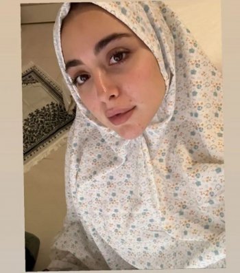 هيا مرعشلي تطل بالحجاب