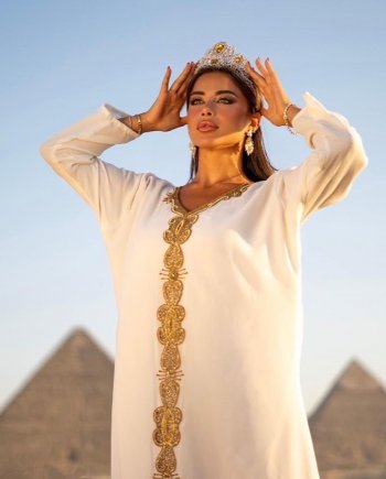 يارا السكري تتربع على عرش الجمال بتاج على رأسها