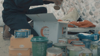 ضمن عملية الفارس الشهم 3..توزيع آلاف الطرود الغذائية وخيم الايواء والأغطية على النازحين من غزة