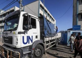 بعد أمريكا.. كندا وأستراليا وإيطاليا تعلق تمويل "الأونروا"