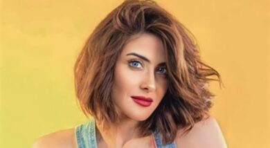 فستان قصير للغاية ووشم على الساق.. هيدي كرم تثير الجدل بإطلالتها!