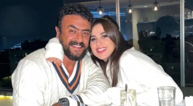 ياسمين عبد العزيز أول من زار أحمد العوضي في المستشفى بعد تعرضه لوعكة صحية