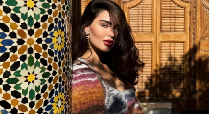بالصور.. روان بن حسين تستعرض أنوثتها و جمالها بإطلالة تضج بالأناقة