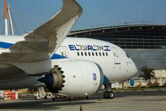 الإعلام العبري: محاولات لـ"الاستيلاء" على طائرة لشركة العال الإسرائيلية في المجال الجوي للحوثيين