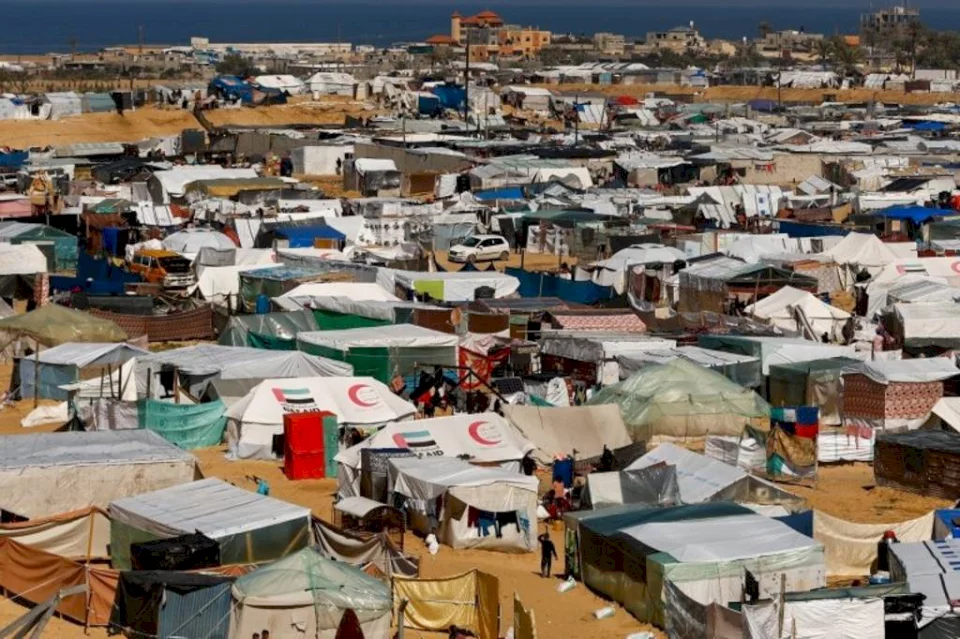 هيئة البث الإسرائيلية: الجيش ينتظر الضوء الأخضر لبدء عملياته في رفح، قالت هيئة البث الإسرائيلية، اليوم الخميس، نقلا عن مصادر أمنية إن الجيش
