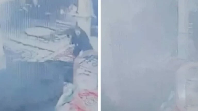 شاهد لحظة وقوع انفجار مروع داخل مسجد في إيران.. وهروب المصلين