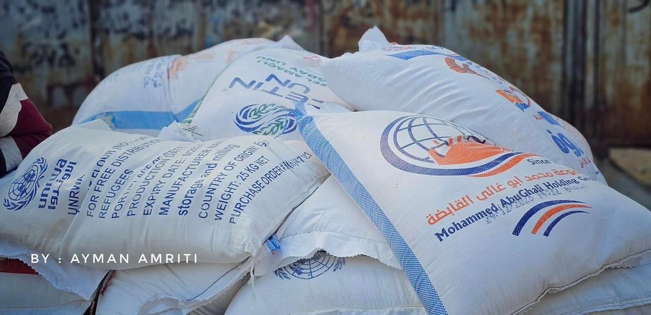 اسواق مدينة غزة والشمال تزدهر بالدقيق والطعام والخضار والفاكهة