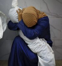 الفلسطيني محمد سالم يفوز بجائزة أفضل صورة صحفية عالمية في 2024