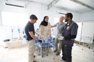 المستشفى الميداني الإماراتي يُنفذ مشروع تركيب الأطراف الصناعية في قطاع غزة