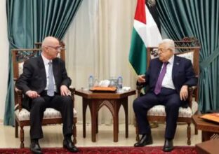 الرئيس يصدر مرسوما رئاسيا بإعادة تشكيل لجنة الانتخابات المركزية برئاسة رامي حمد الله