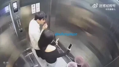 شاهد انهيار زوجة بالبكاء كالأطفال بعد اصطدام زوجها بها وسقوط جوالها